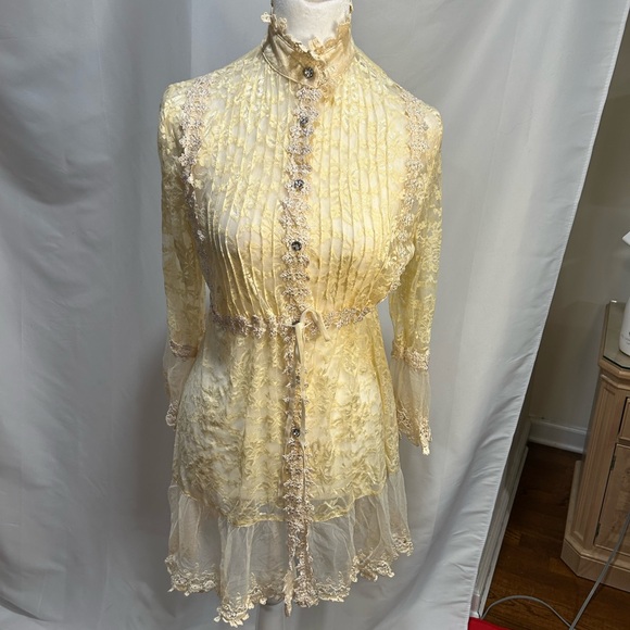 Brand new BOSTON PROPER VICTORIAN LACE TOP in a cream color in size large - Picture 2 of 16